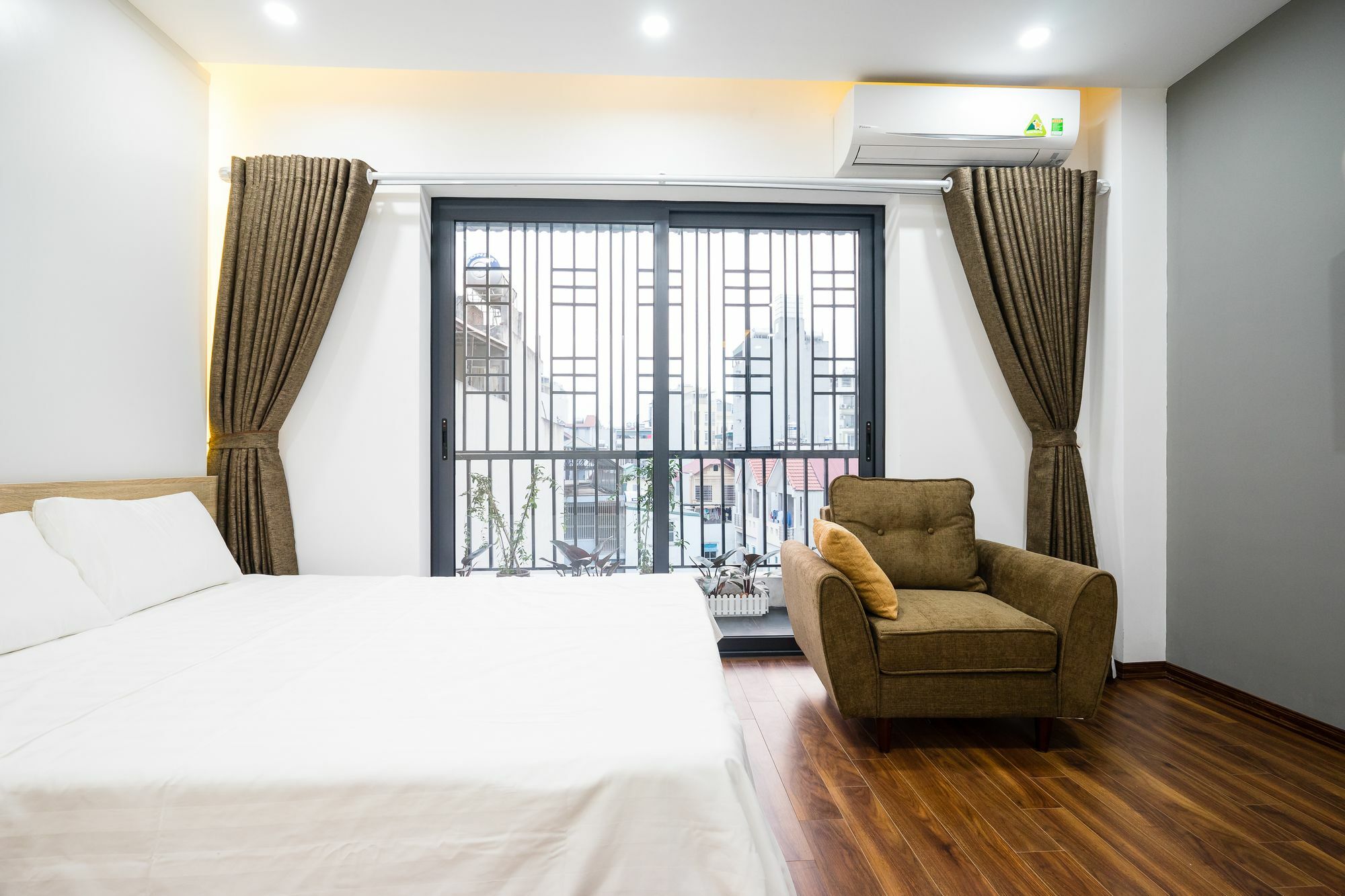 Ann House Hotel And Apartment Hanoi Exterior photo